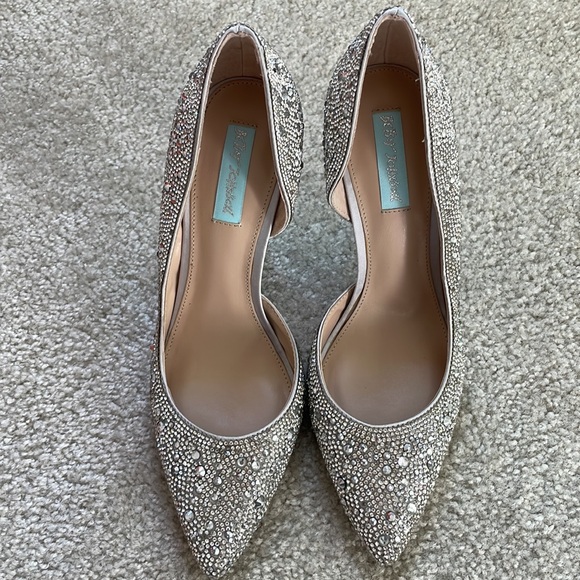 LuLus- Hazil Silver Satin Rhinestone D'Orsay Pumps size 9.5 - Picture 2 of 4